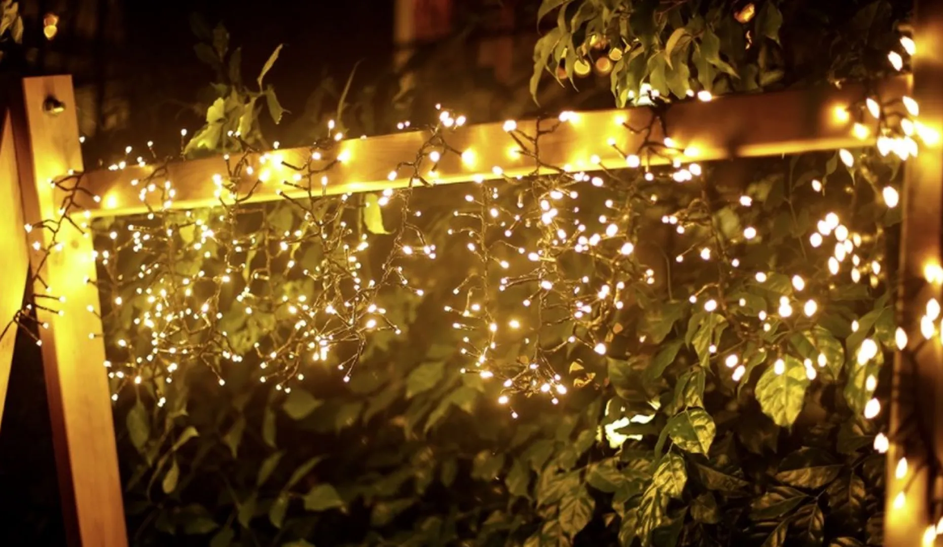 Aigostar Kerstlichtsnoeren^ Led Lichtsnoer - Lichtslinger - Led Lampjes Slinger - 4.5 Watt - 250 Leds - 10M - Ip44