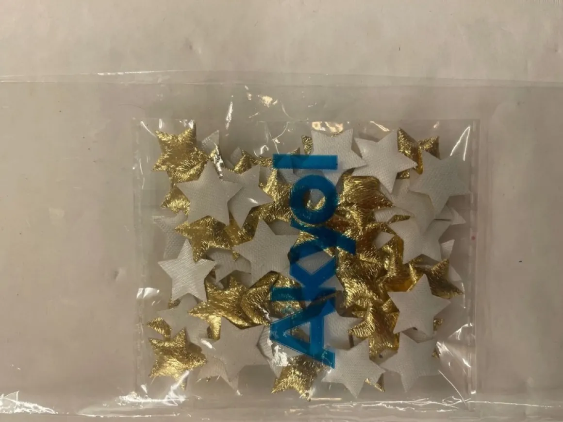 Akyol - Kerstversiering - Kerstster - Gouden Sterren - Goud- Versiering - Sterren - 50 Stuks - Feestdagen - Decoratie - Kerstversiering - Kerst Decoratie - Tafel Decoratie Kerst - Kerst Cheap