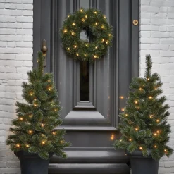 Black Box Kunstkerstbomen^ Trees Glendon Set Van 2 Kerstbomen En 1 Krans Met Led Verlichting - Groen