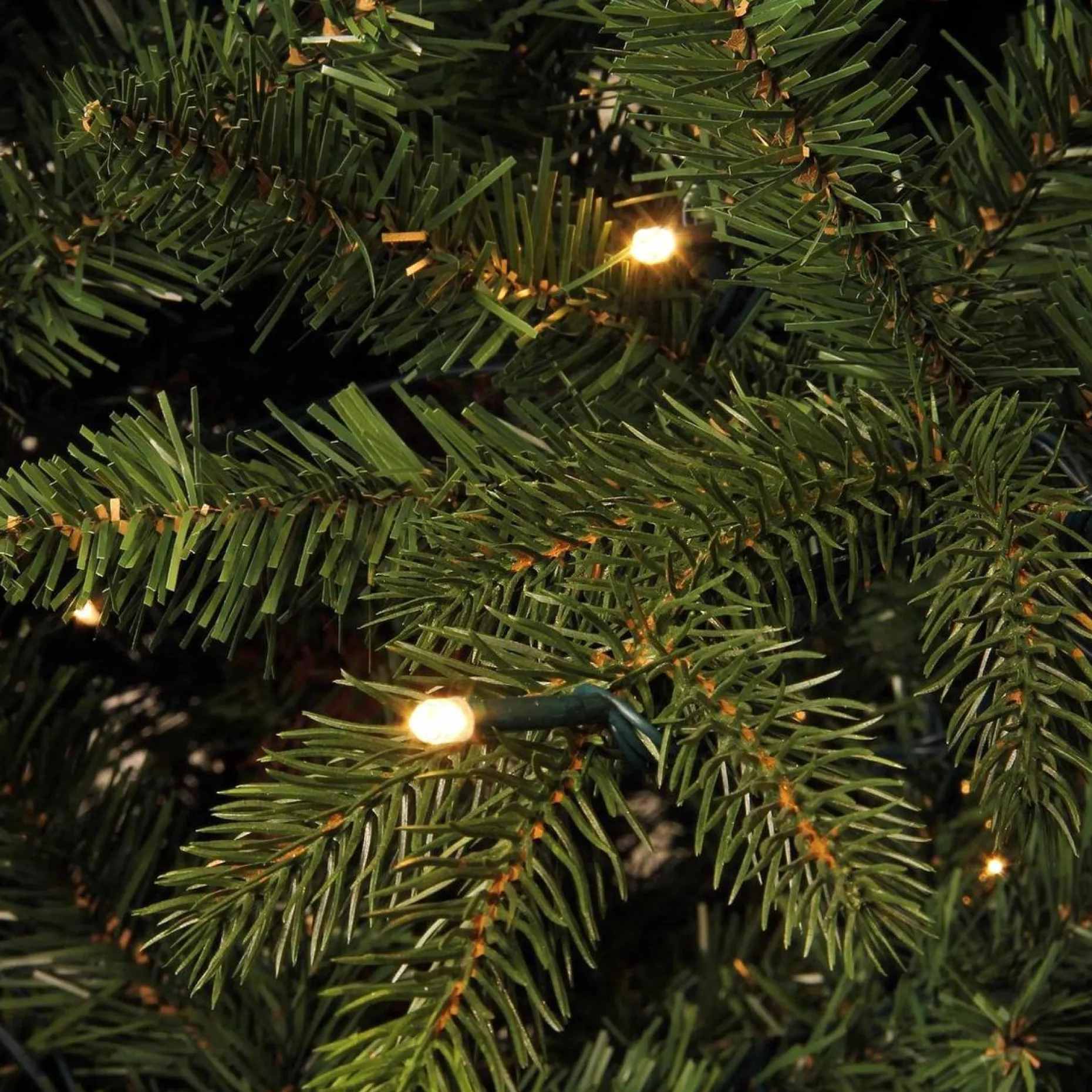 Black Box Kunstkerstbomen^ Trees Macallan Kunstkerstboom Met Led Verlichting - H215 Cm - Groen