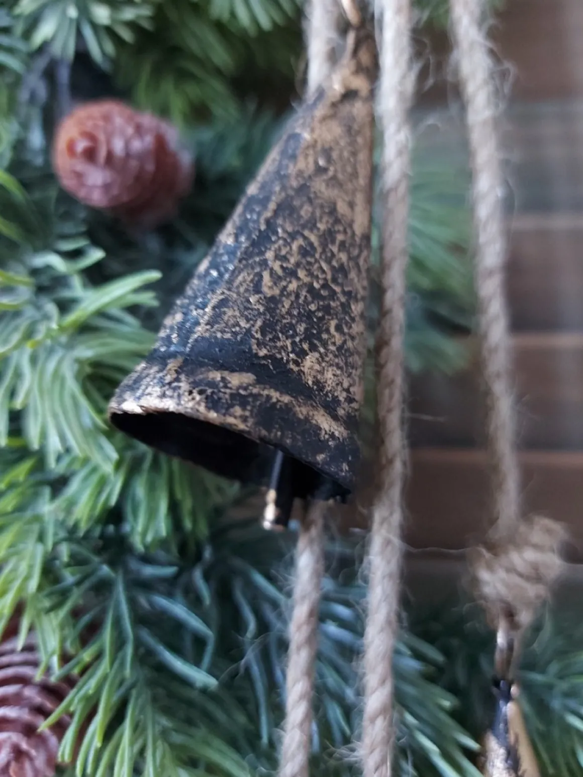 Brynxz Kerstbellen Aan Jute Touw - Kerst Decoratie Met Vijf Goudkleurige Bellen - Lengte Kerstslinger Ca. 60Cm Outlet