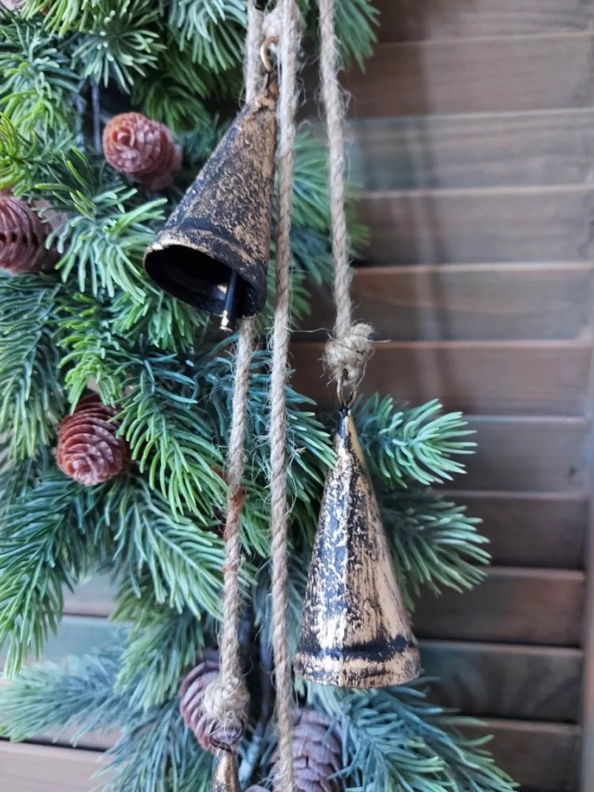 Brynxz Kerstbellen Aan Jute Touw - Kerst Decoratie Met Vijf Goudkleurige Bellen - Lengte Kerstslinger Ca. 60Cm Outlet