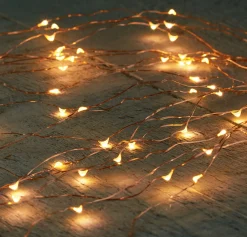 Anna's Collection Kerstlichtsnoeren^Cascade Draadverlichting Lichtsnoer Met 100 Lampjes Classic Warm Wit Met 10 Lichtdraden - Op Batterijen - Kerstverlichting