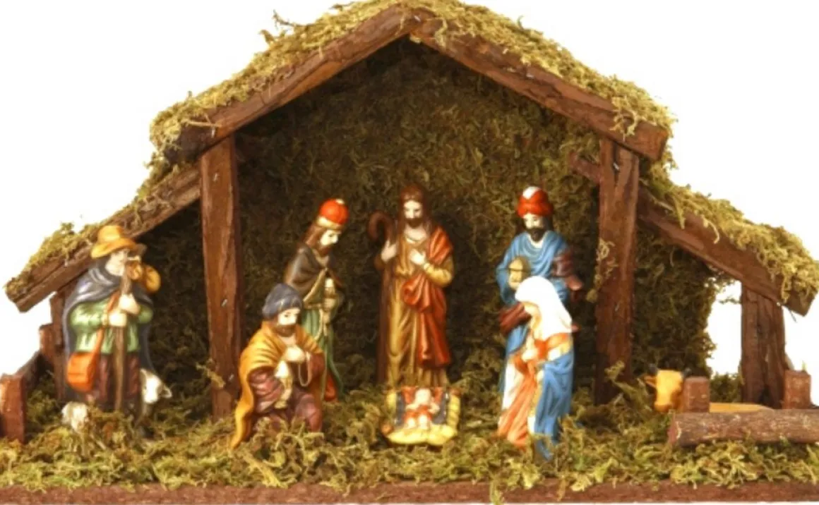 Cheqo ® Kerststal Met 8 Figuren - Kersttafereel - Kerstdorp - 39 X 14 X H22.5Cm Cheap