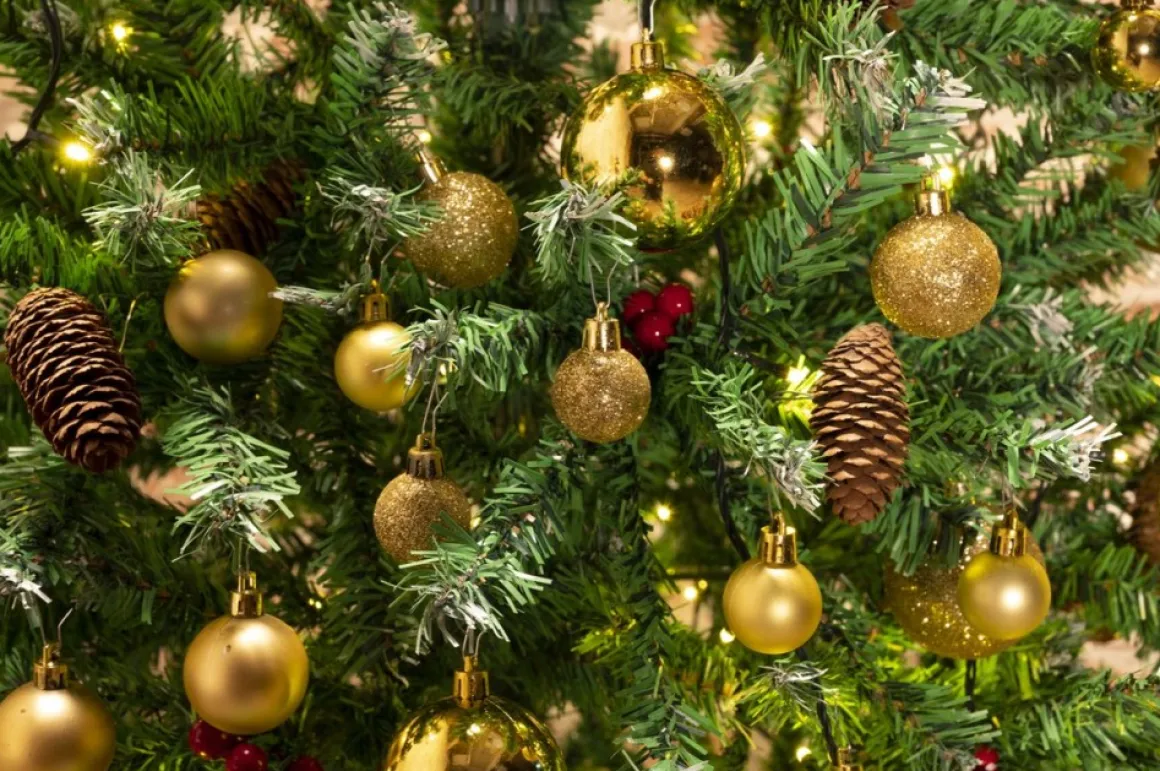 Christmas gifts Kerstballen Set In Opbergbox - 70 Kerstballen - Plastic/Kunststof - O4/5/6 Cm - Mat/ Glanzend/ Glitter Shop