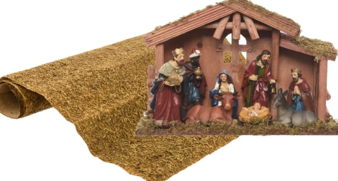 Merkloos Complete Kerststal Inclusief 8 Beelden En Ondergrond 30 Cm - Kerststallen Flash Sale