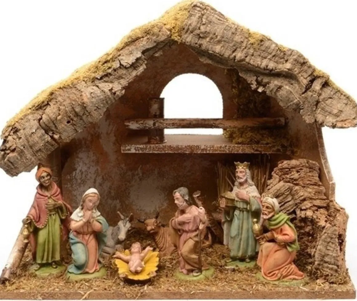 Merkloos Complete Kerststal Inclusief 8 Beelden En Ondergrond 38 Cm - Kerststallen Store