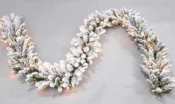 KJ Kunstkerstbomen Dakota Flock Met Sneeuw Guirlande 270 Cm - Met 50 Warm Led Lampjes Geintegreerd - Max. 5X Koppelbaar - Kerst Slinger - 240 Takken Outlet
