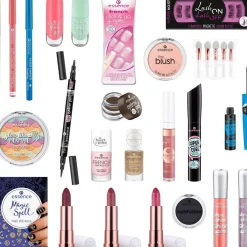 Essence Adventskalenders^ Cosmetics Adventskalender Do More Of What Makes You Merry!