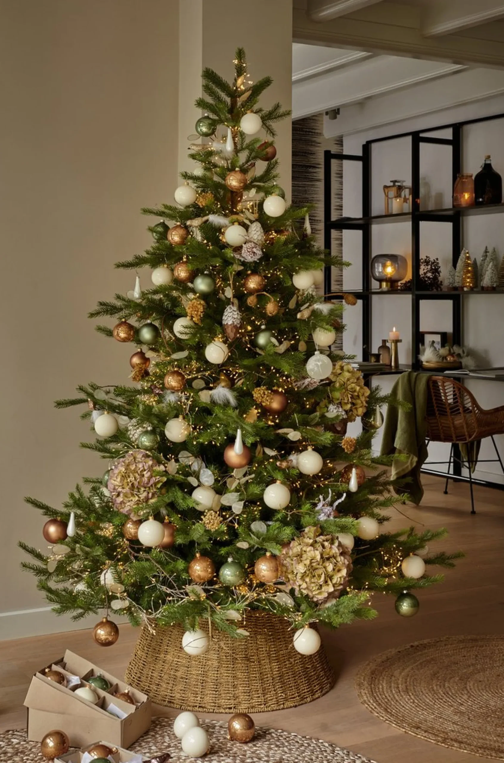 Everlands Kunstkerstbomen^ Grandis Fir Kunstkerstboom 180 Cm - Zonder Verlichting