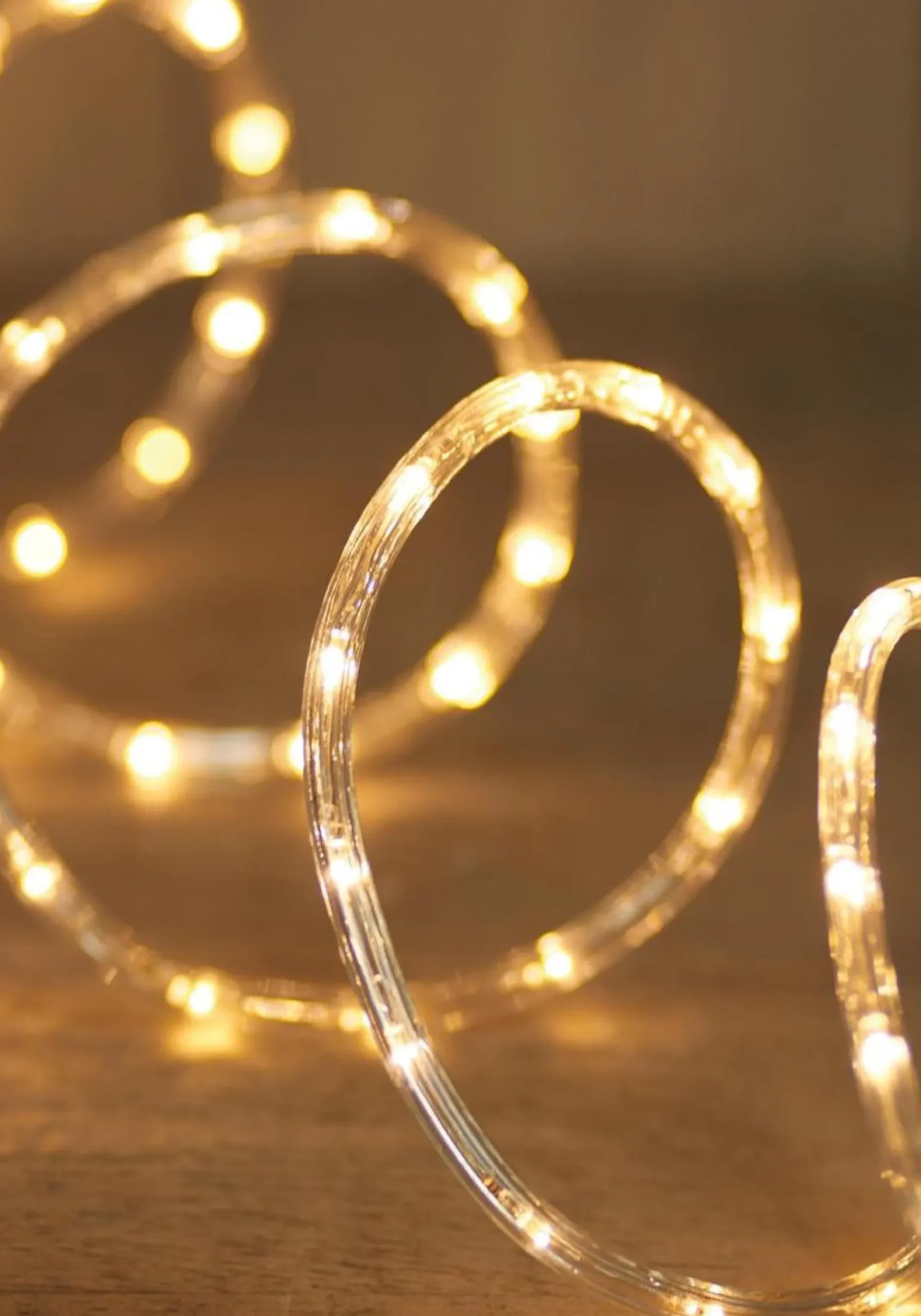 CBD Lichtslangen^Feestverlichting Lichtslang 144 Lampjes Warm Wit 6 Mtr - Voor Binnen En Buiten Gebruik - Kerstverlichting/Feestverlichting