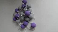 Merkloos Lichtslangen^Feestverlichting, Party Lights, Kerstversiering, Kerstverlichting Sfeerverlichting ,Lichtsnoer Lichtslinger Kleur Paars Grijs 20 Ballen Doorsnede 6Cm Lengte Snoer 320 Cm Waarvan 150 Cm Kale Snoer.