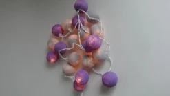 Merkloos Lichtslangen^Feestverlichting, Party Lights, Kerstversiering, Kerstverlichting Sfeerverlichting ,Lichtsnoer Lichtslinger Kleur Paars Grijs 20 Ballen Doorsnede 6Cm Lengte Snoer 320 Cm Waarvan 150 Cm Kale Snoer.