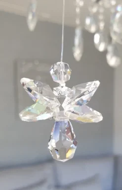 CrystalDesign Geluksengel Aurora Borealis Raamhanger, Gemaakt Met O.A. Swarovski Kristallen(32% Volloodkristal) Suncatcher, Beschermengel, Engel, Engeltje, Kristal, Kerstengel, Kerst, Kerstdecoratie, Raamdecoratie,Cadeau, Hanger,Decoratie,Raamkristal, Kerst-Pakket Aurora Borealis/ Transparant Discount