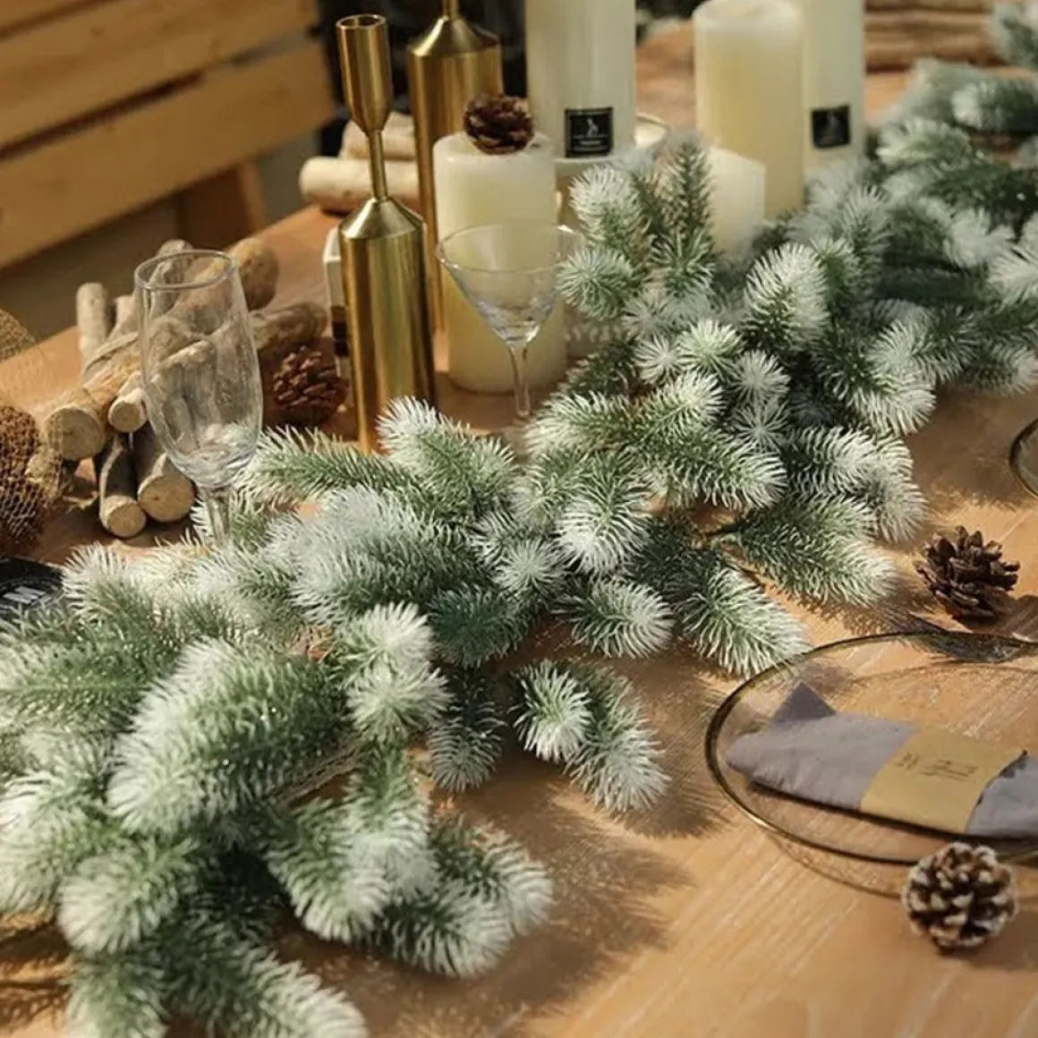 Trend24 Guirlande - Kerst Guirlande - Kerstguirlande - Kerstslinger - Deurkrans - Dennenslinger - Kerstslinger - Dennentak - 180 Cm - Groen - Wit - 1 Stuk Flash Sale