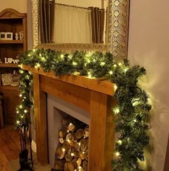 ChristmasGoodz Guirlande Met Verlichting - Guirlande - Kerstguirlande - Kertversiering - Kerst - 2.7 Meter - 35 Lampjes - Netstroom Best