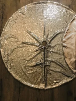 Gustiana Kerstboomstandaarden^® Kerstboomrok - Kerstboomkleed - Met Zilvere Pailletten O120 Cm