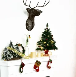 Homcom Kunstkerstbomen^ Kerstboom Met Hulstbessen, Ballen En Led-Verlichting Kerstboom Groen 830-257