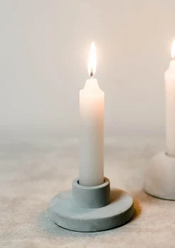 Rustik Lys-Leeff Kerstpakketten^Kaarsen-Cadeau-Geschenk-Set-Rustik Lys - Dinerkaarsen - 6 Kaarsjes - Peach - 2,1X12 Cm-5 Branduren-Leeff- Kandelaar-Casper-2 Stuks-Beton-Grijs-Lichtpuntjekerst-Kerstcadeau-Sinterklaas-Moederdag-Verjaardag-Afscheid Collega-Decembercadeau