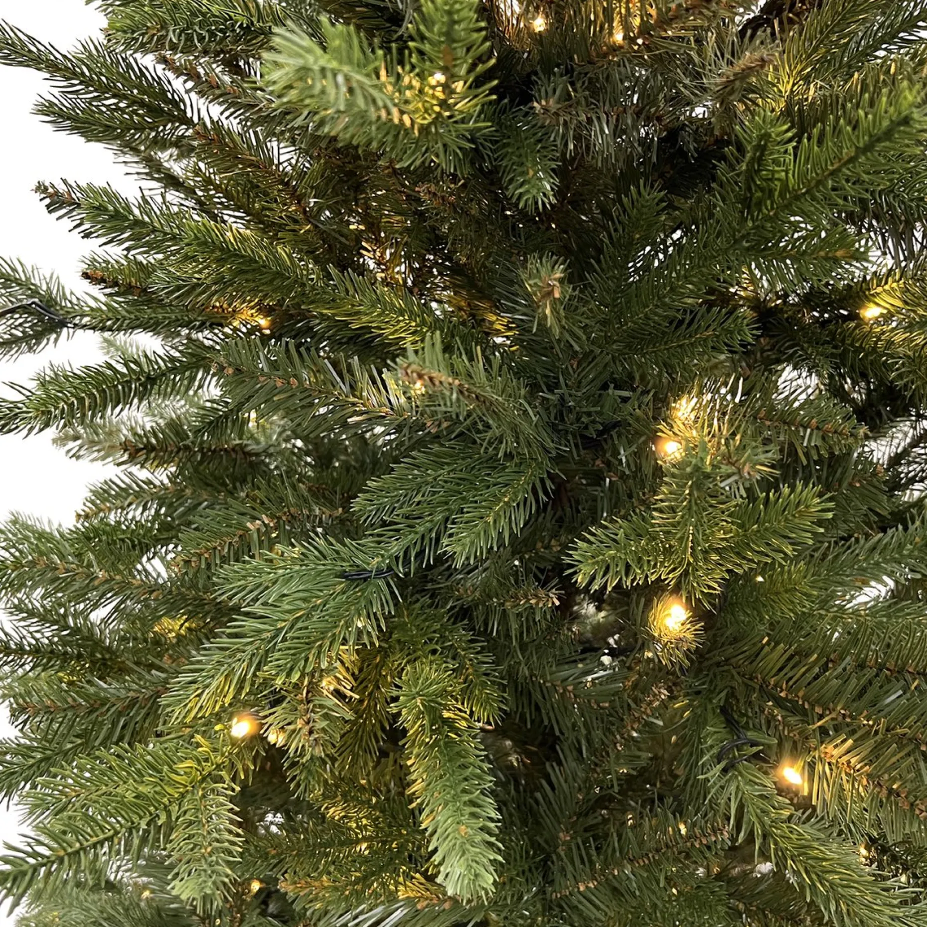 Excellent Trees Kunstkerstbomen^Kerstboom ® Led Ulvik Met Verlichting - Luxe Uitvoering - 250 Lampjes 150 Cm