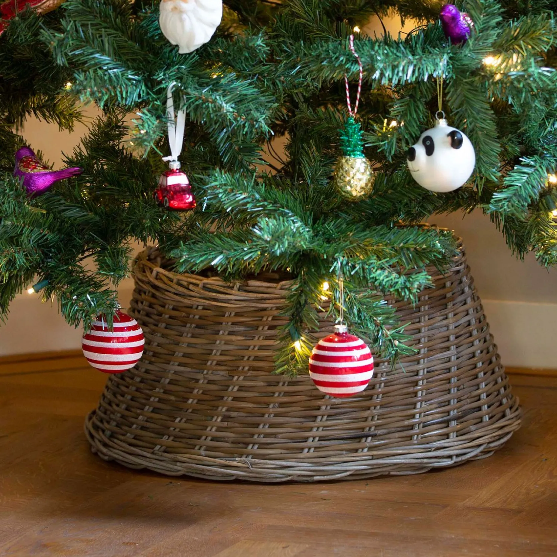 van der Leeden Kerstboomstandaarden^Kerstboomhuls Rotan Naturel
