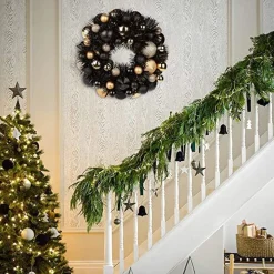 * Kerstkrans - Christmas Decoration Outlet