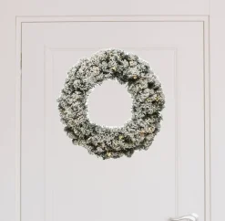 Decoris Kerstkrans/Dennenkrans - Groen - Verlichting En Kunstsneeuw - D50 Cm - Kerstkransen Outlet