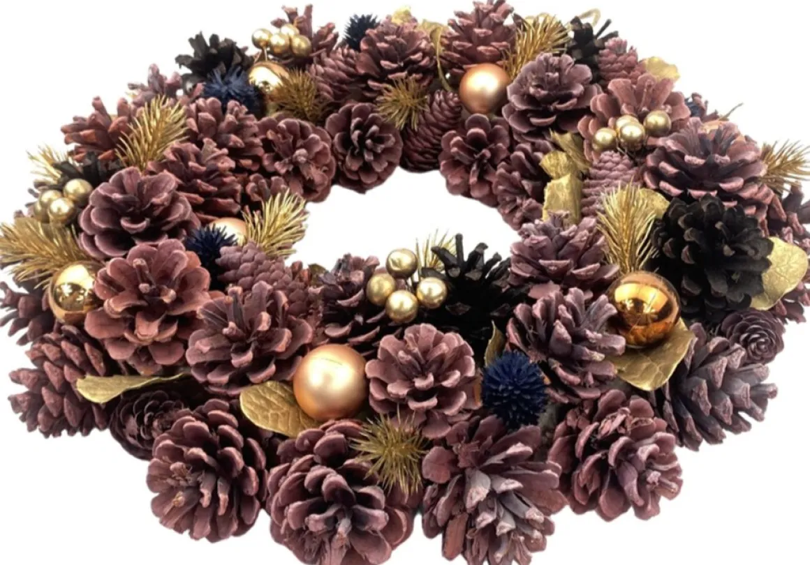 WDMT Kerstkrans - Gold Berry | O 40 Cm | Decoratieve En Goed Gevulde Kerstkans Gemaakt Van Natuurlijke Materialen | Samengesteld Met Rode En Gouden Details | Goud Clearance