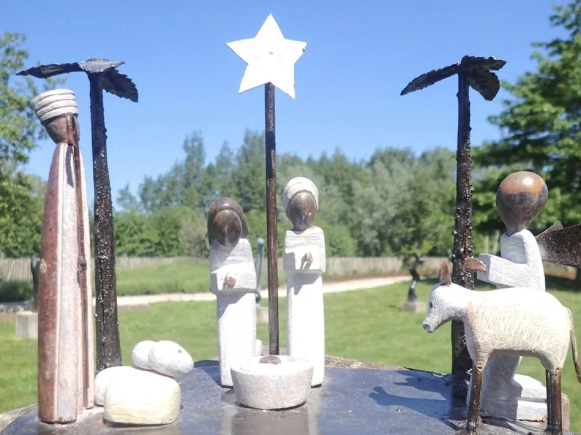 Wereldbeeld Kerstset, Verschillende Kerstbeelden In Steen En Metaal Cheap
