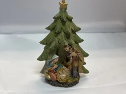 Eigenmerk Home made Kerststal In Kerstboom Store