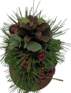WDMT Kerststuk Op Houten Schijf - Berry | O 10 X 13 Cm | Decoratief In De Hoogte Verwerkt Kerststuk Op Houten Staander Met Dennenappels En Bessen | Groen Sale