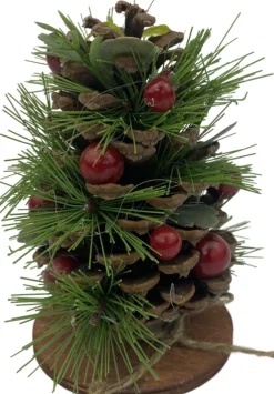 WDMT Kerststuk Op Houten Schijf - Berry | O 10 X 13 Cm | Decoratief In De Hoogte Verwerkt Kerststuk Op Houten Staander Met Dennenappels En Bessen | Groen Sale