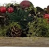 WDMT Kerststuk Theelicht Houder - Red Berry | 45 Cm / 2L | Decoratief Kerststuk Gemaakt Uit Natuurlijke Materialen En Voorzien Van Twee Waxinehouders | Rood Hot