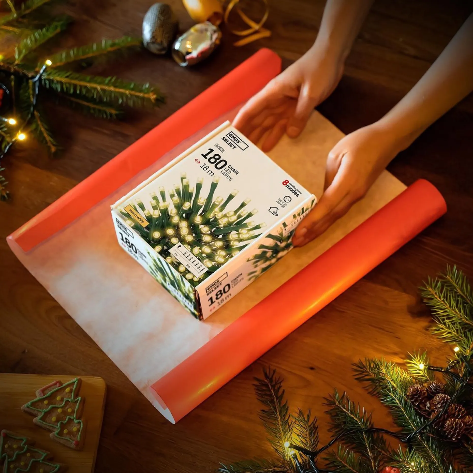 Emos Kerstboomverlichting^Kerstverlichting Buiten - 18 Meter 180 Led - Warm Wit - 8 Modi - Lichtsnoer - Ip44 Stekker - Kerstboomverlichting - Geschikt Voor Binnen En Buiten - Kerstverlichting Led