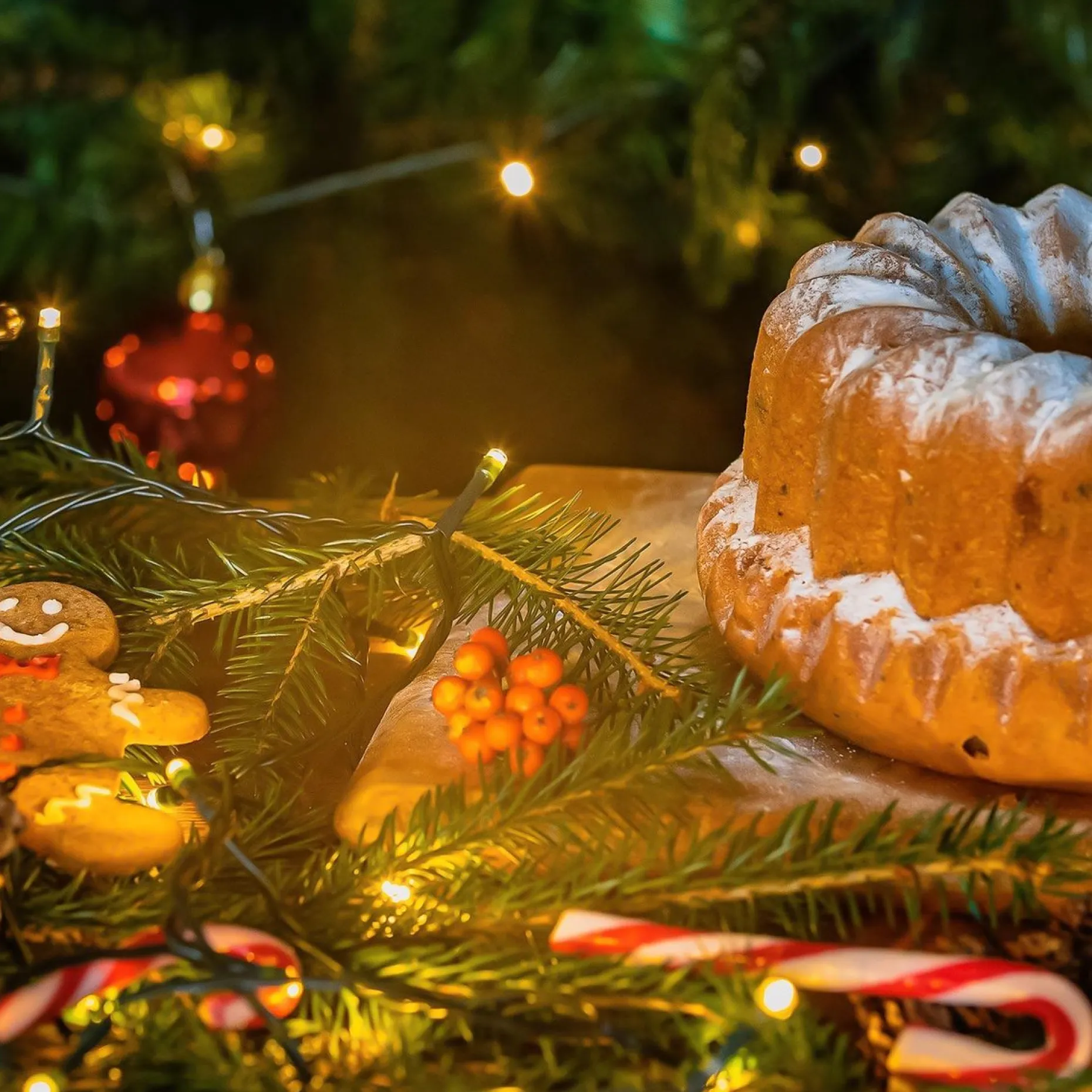 Emos Kerstboomverlichting^Kerstverlichting Buiten - 18 Meter 180 Led - Warm Wit - 8 Modi - Lichtsnoer - Ip44 Stekker - Kerstboomverlichting - Geschikt Voor Binnen En Buiten - Kerstverlichting Led