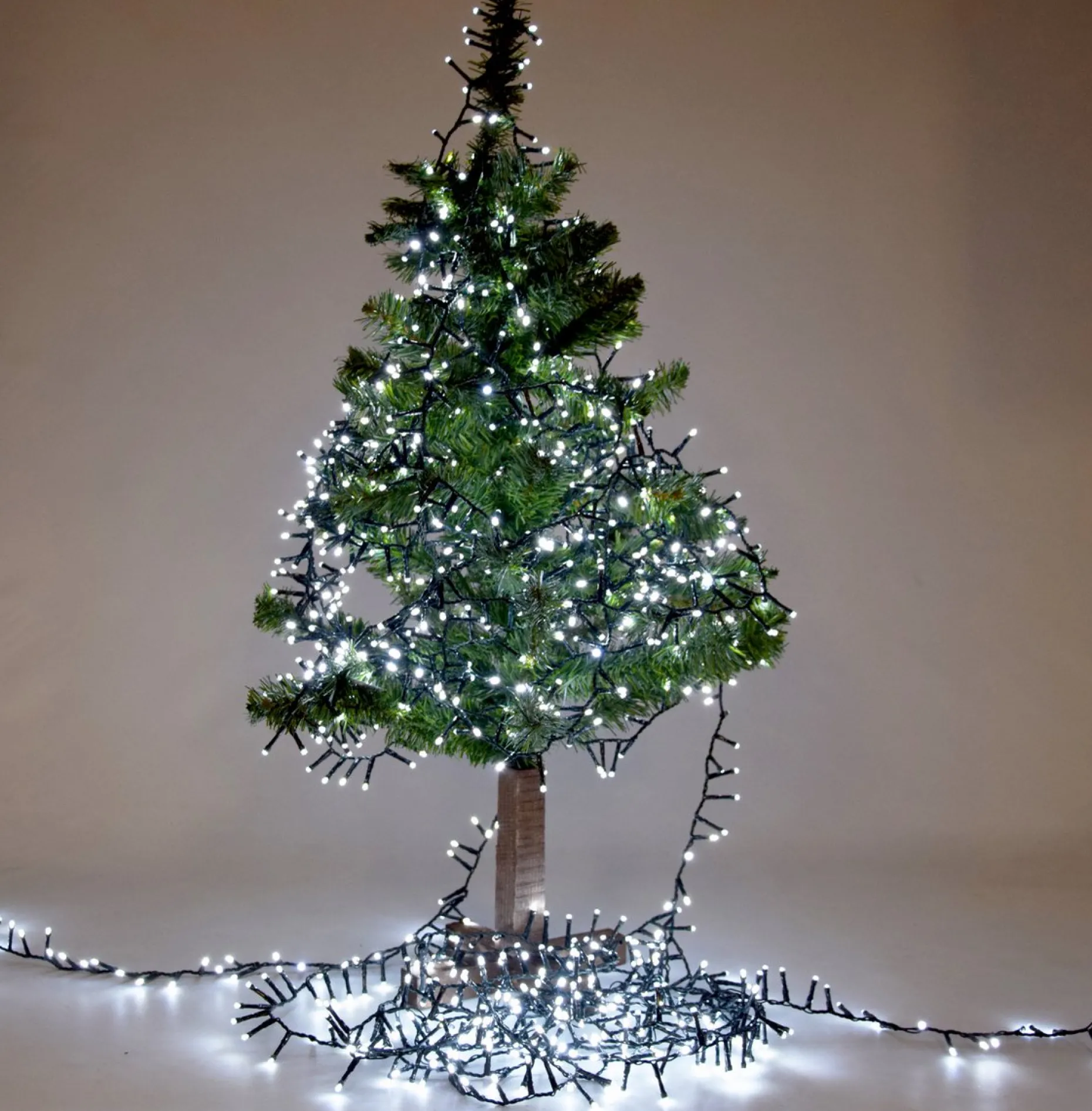 discountershop Kerstlichtsnoeren^Kerstverlichting Buiten 25 Meter 1250 Led - Wit - Lichtsnoer Nano Koperdraad - Ip44 Stekker Met Timerfunctie - Kerstboomverlichting - Geschikt Voor Binnen En Buiten - Kerstverlichting Led