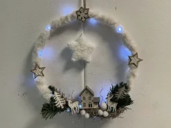Eigenmerk Home made Kerst / Winter Krans Kleur Wit Met Verlichting Cheap