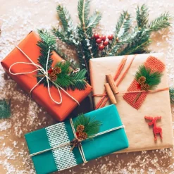KIARA 20 Stuks Kleine Kunstmatige Dennentakken Met Bessen En Dennenappels Ideaal Voor Kerstdecoratie Kerstdecoratie Adventsdecoratie Buiten Binnen Zelf Maken Knutselen Adventkrans Advent Tafeldecoratie Store