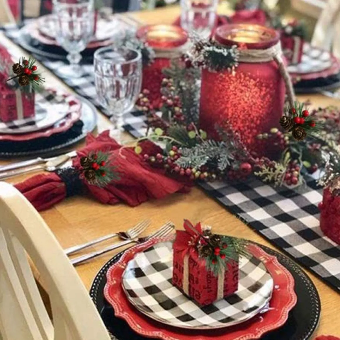 KIARA 20 Stuks Kleine Kunstmatige Dennentakken Met Bessen En Dennenappels Ideaal Voor Kerstdecoratie Kerstdecoratie Adventsdecoratie Buiten Binnen Zelf Maken Knutselen Adventkrans Advent Tafeldecoratie Store