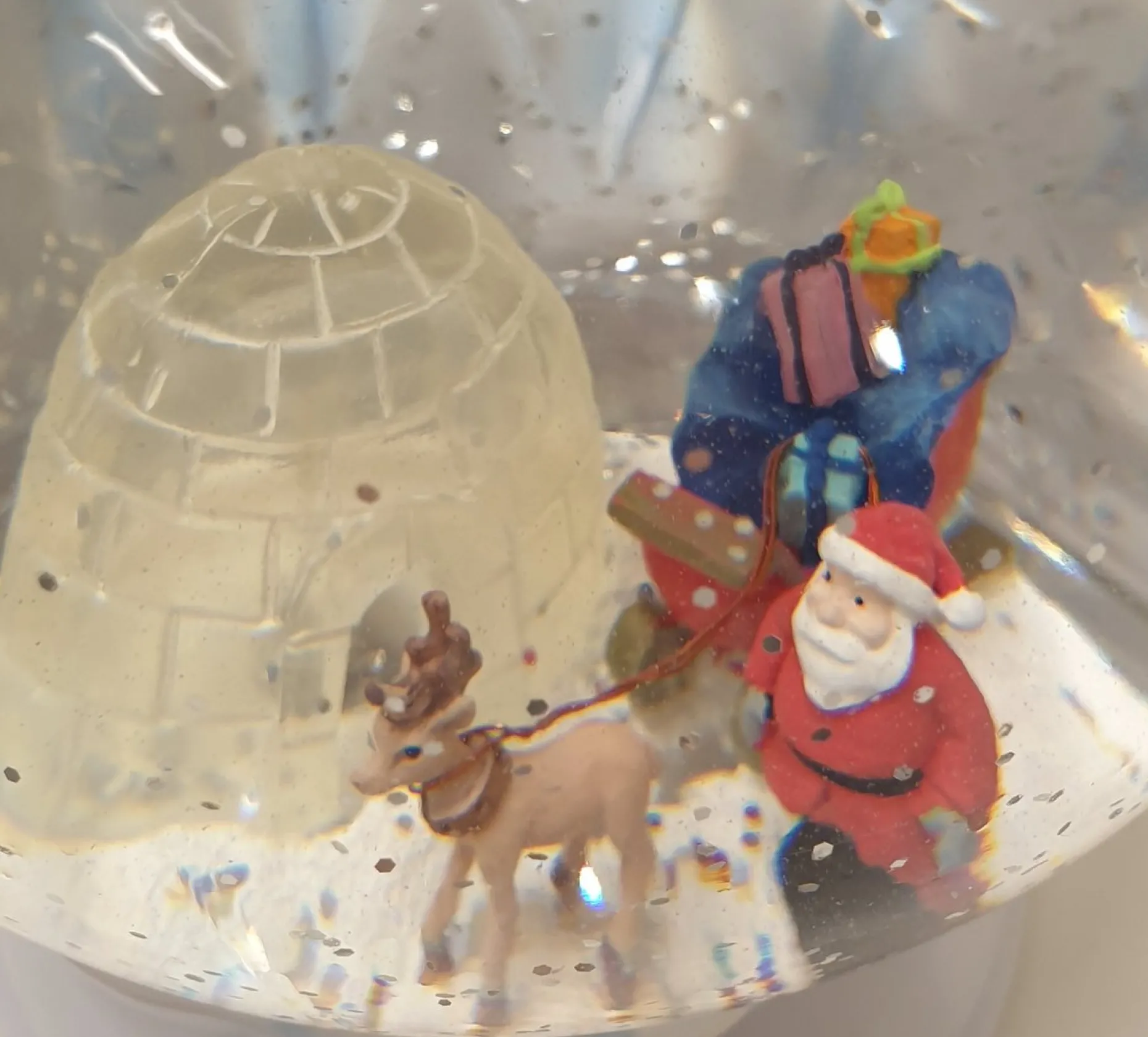 Konst Smide Verlichte Kerstfiguren^ Sneeuwbol O15Cm Groot Electronisch Met Licht Kerstman Slee Rendier Iglo Noordpool Decoratie Kerstverlichting