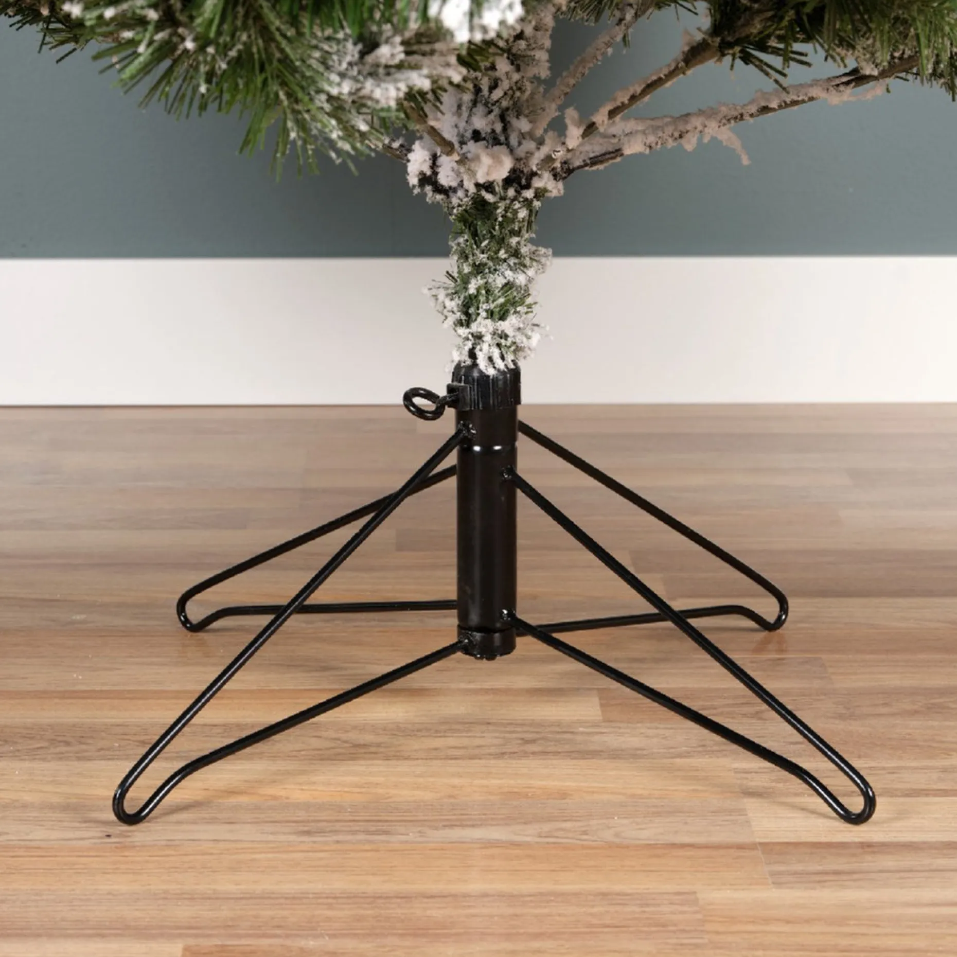Everlands Kunstkerstbomen^Kunst Kerstboom Imperial Pine - 980 Tips - Met Sneeuw - 240 Cm