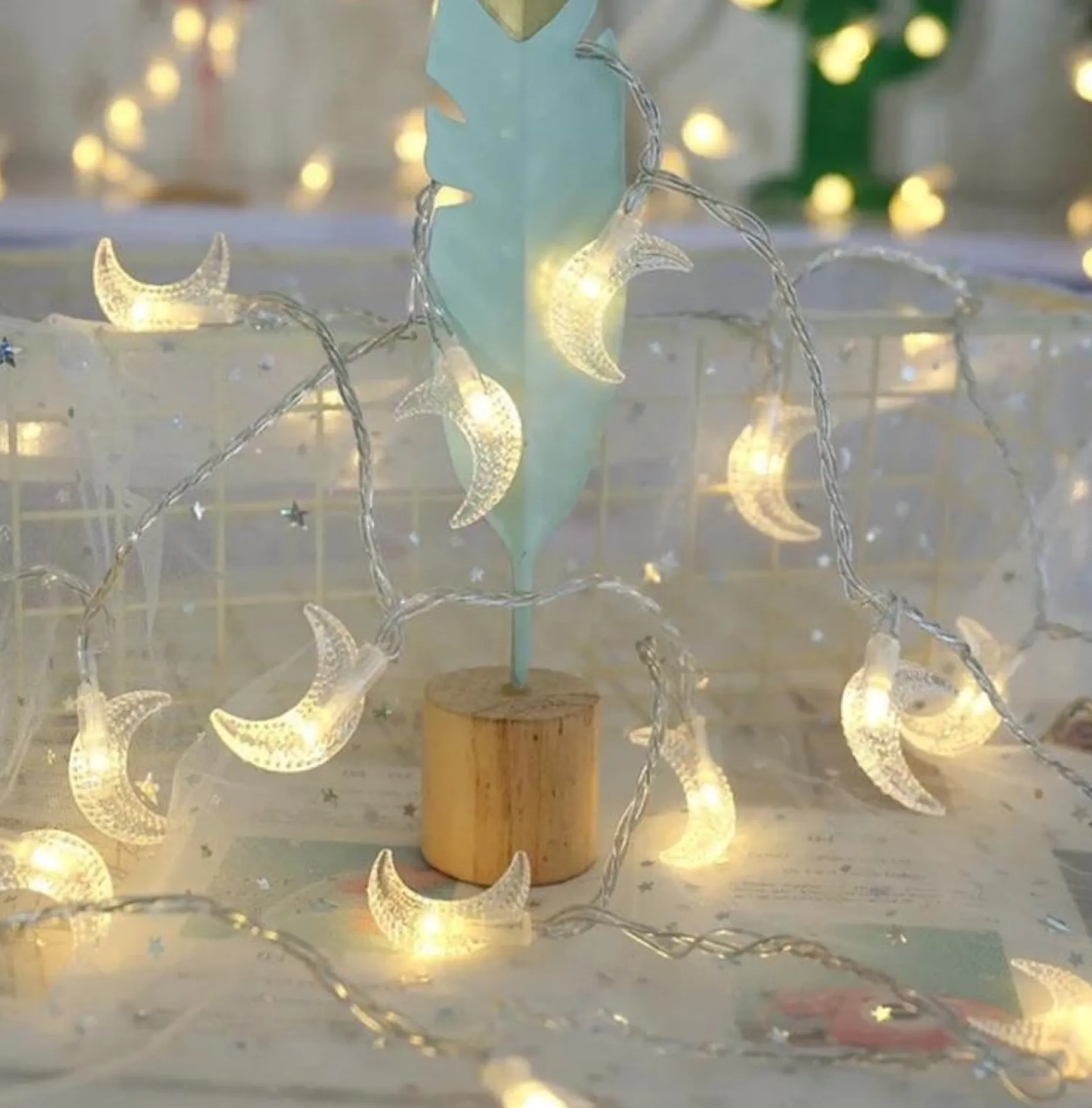 Brill-ligfut Kerstlichtsnoeren^Led Lampjes Slinger - Maantjes - 6 Meter - 40 Lichtjes - Werkt Op Batterijen - Knipperfunctie - Slaapkamer - Kerstverlichting