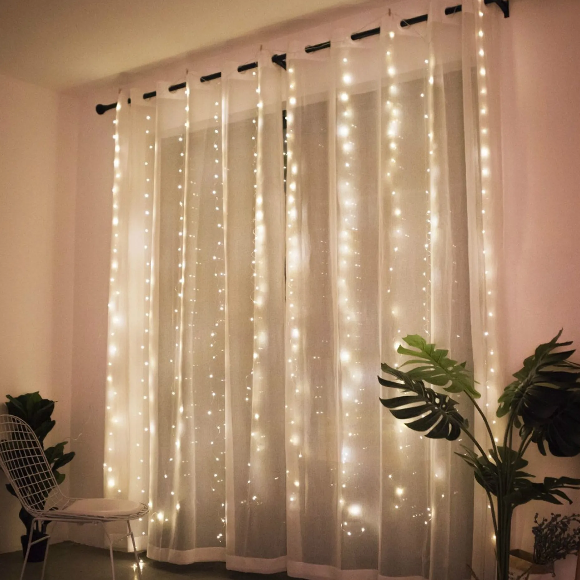 ‘Merkloos’’ Lichtgordijnen^Led Lichtgordijn Sfeerverlichting - Incl. Batterijen, Afstandsbediening En Spijkertjes - 3X3 Meter - Warm Wit - Sfeerverlichting Voor Binnen En Buiten - 300 Leds