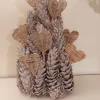 Juuls Gift Shop (merkloos) Leuke Boom Van Mooie Lange Dennenappels Whitewash Met Rieten Hartjes En Gekleurde Lichtjes 45Cm Hoog 25Cm Breed Outlet