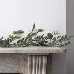 * Lights4Fun Kerstset 1,5 M Eucalyptus - Laurierkerstslinger & 50 Cm Kerstkrans Store