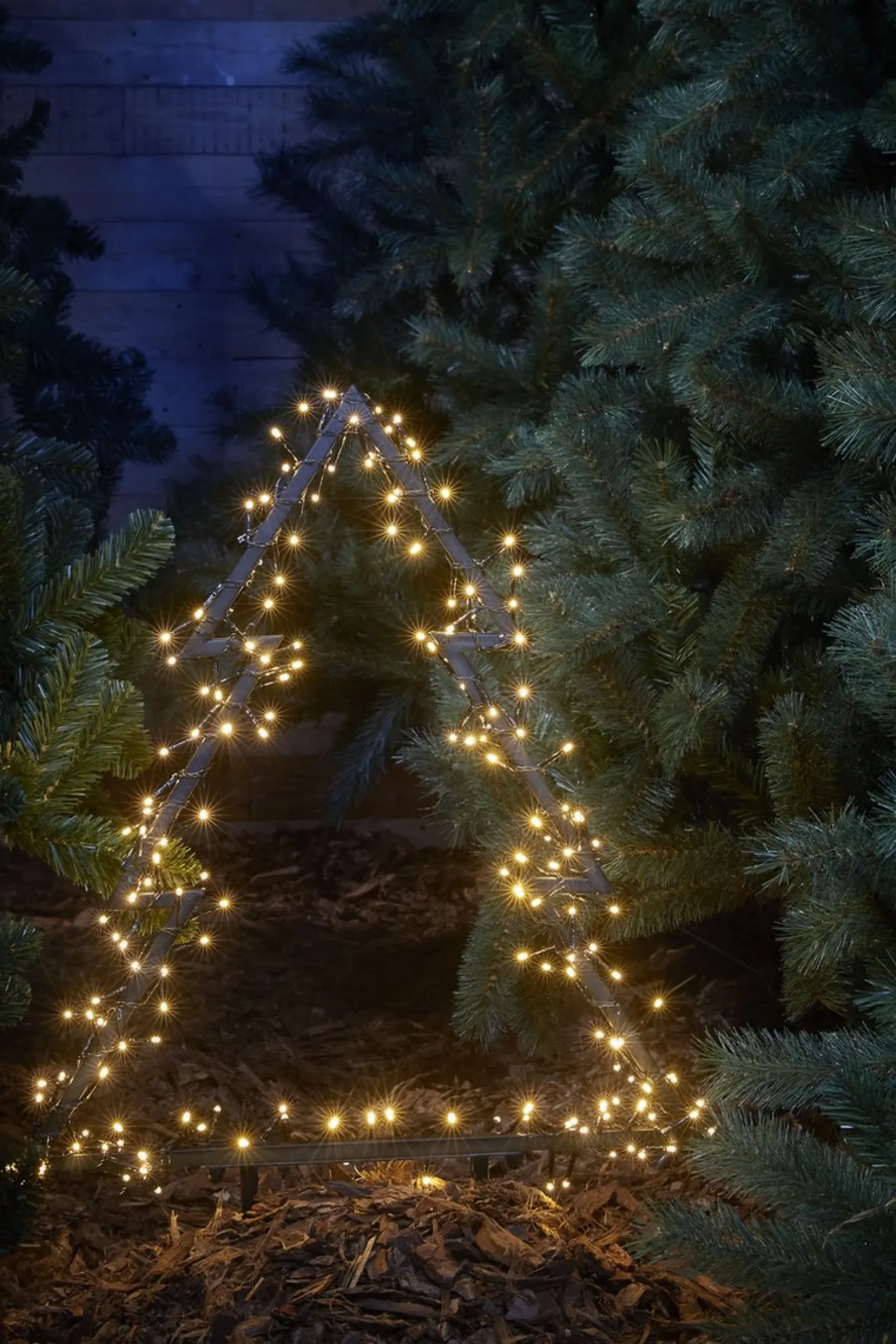 Luca lighting Verlichte Kerstfiguren^ Garden D'Light Kerstboom Tuinsteker Met Klassiek Witte Led Verlichting - L53 X H75 Cm - Zwart