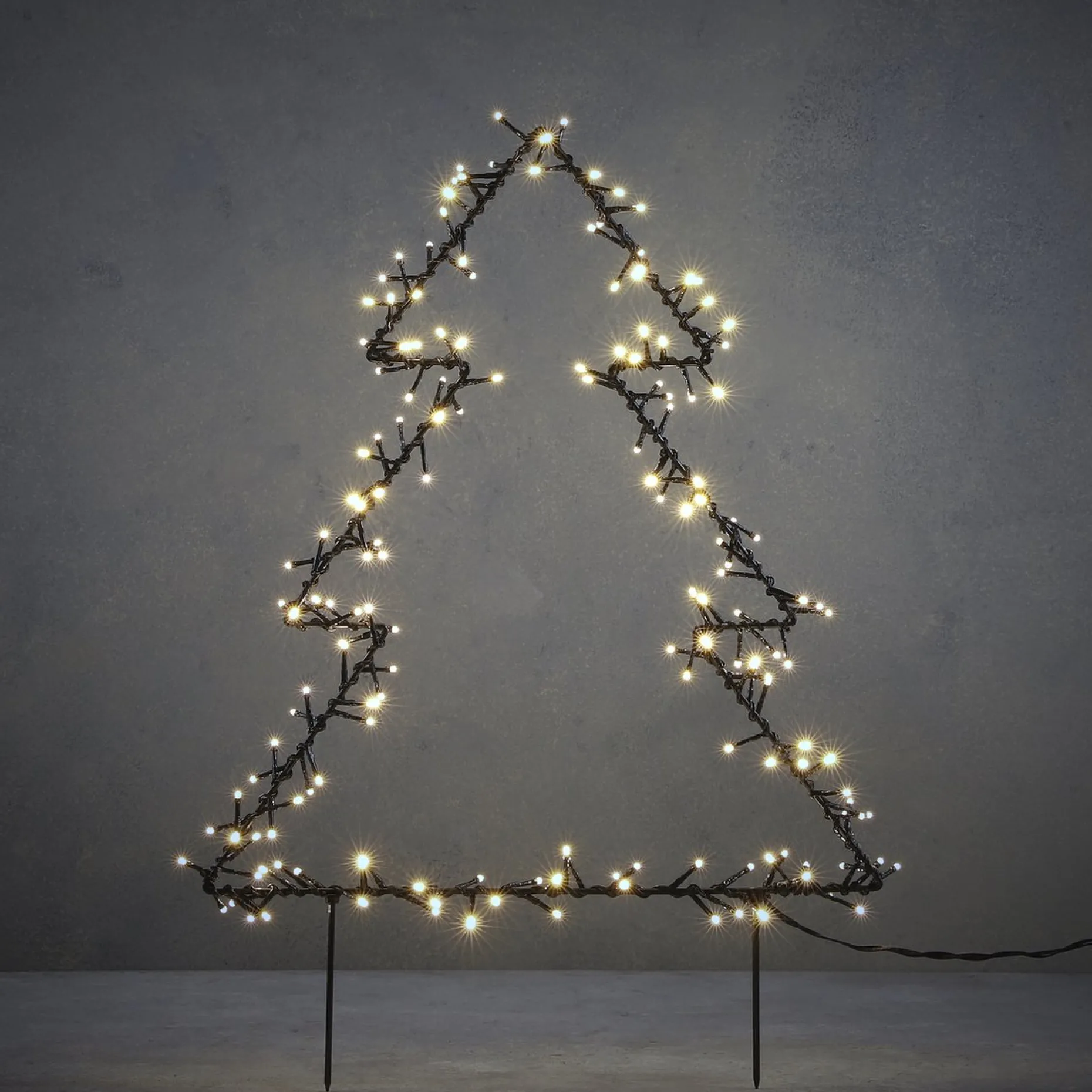 Luca lighting Verlichte Kerstfiguren^ Garden D'Light Kerstboom Tuinsteker Met Klassiek Witte Led Verlichting - L53 X H75 Cm - Zwart