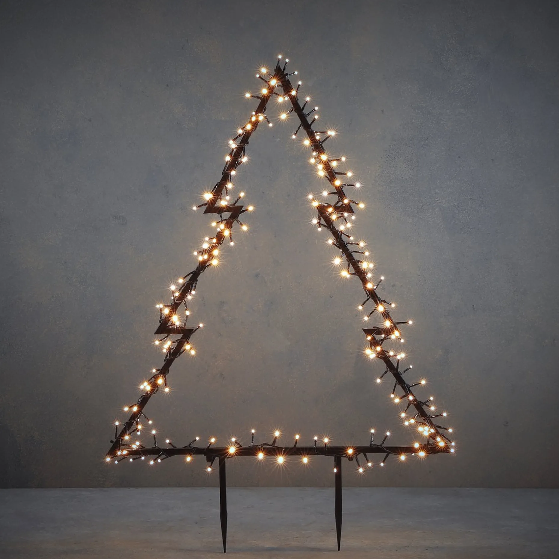 Luca lighting Verlichte Kerstfiguren^ Garden D'Light Kerstboom Tuinsteker Met Warm Witte Led Verlichting - L72 X H100 Cm - Zwart