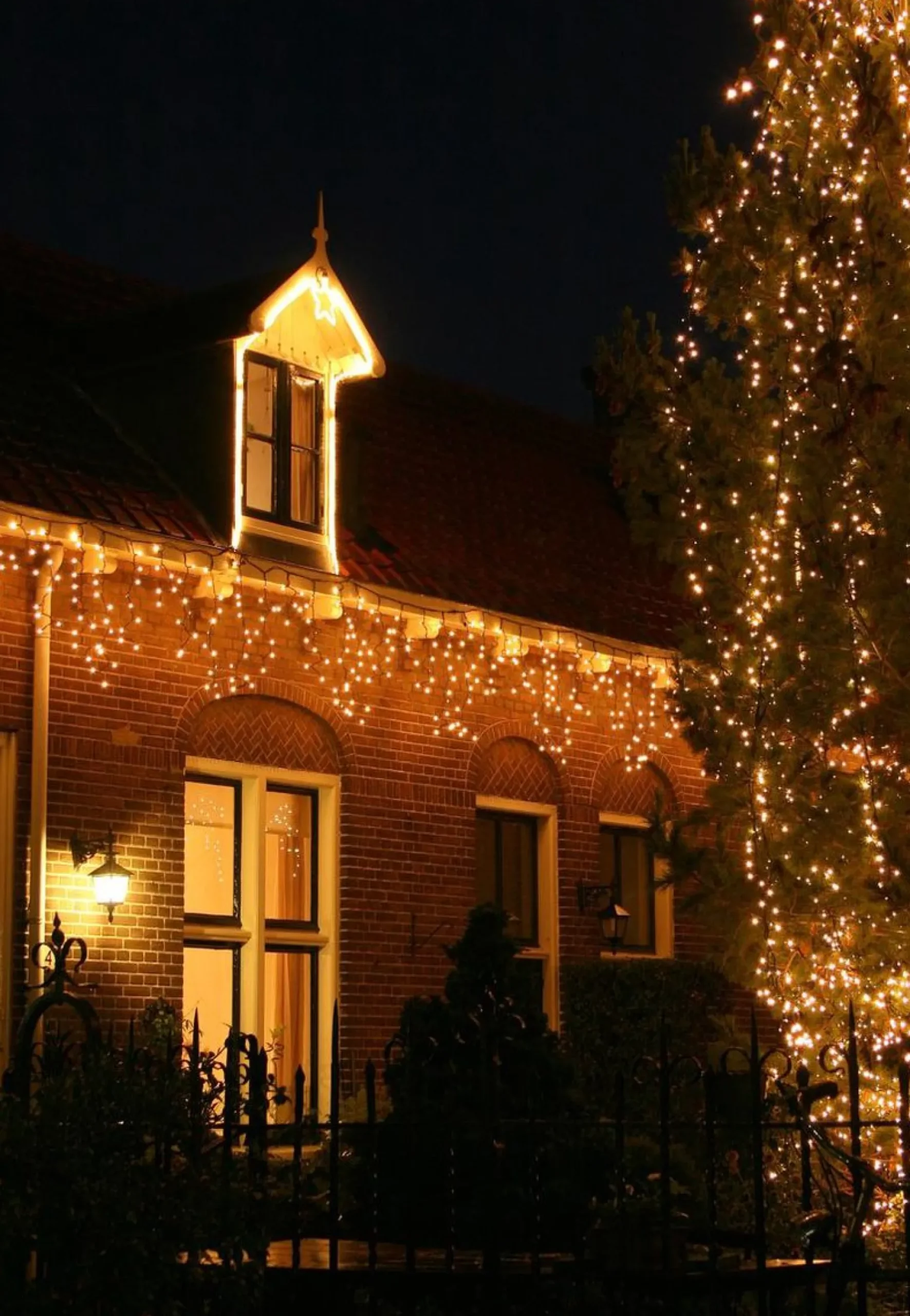 Star Trading Kerstlichtsnoeren^Luca Lighting - Snoer Extra Luca Connect Xp Lengte 10 Meter Met 100 Lampjes - Warm Wit