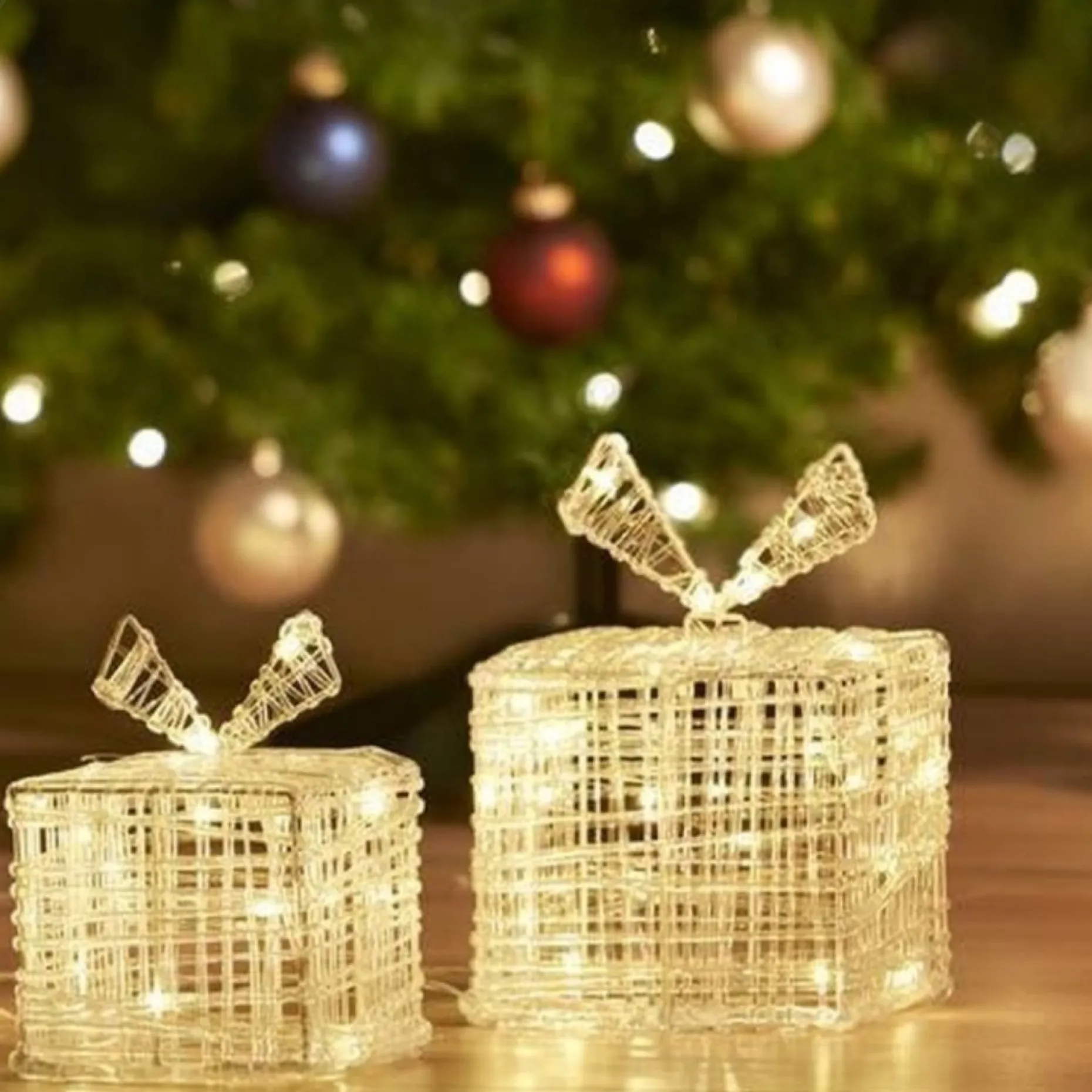 Merkloos Verlichte Kerstfiguren^Nampook Set Van 2 Geschenkdozen - 2 Verschillende Maten - 15 En 20 Cm Hoog - 30 En 40 Led